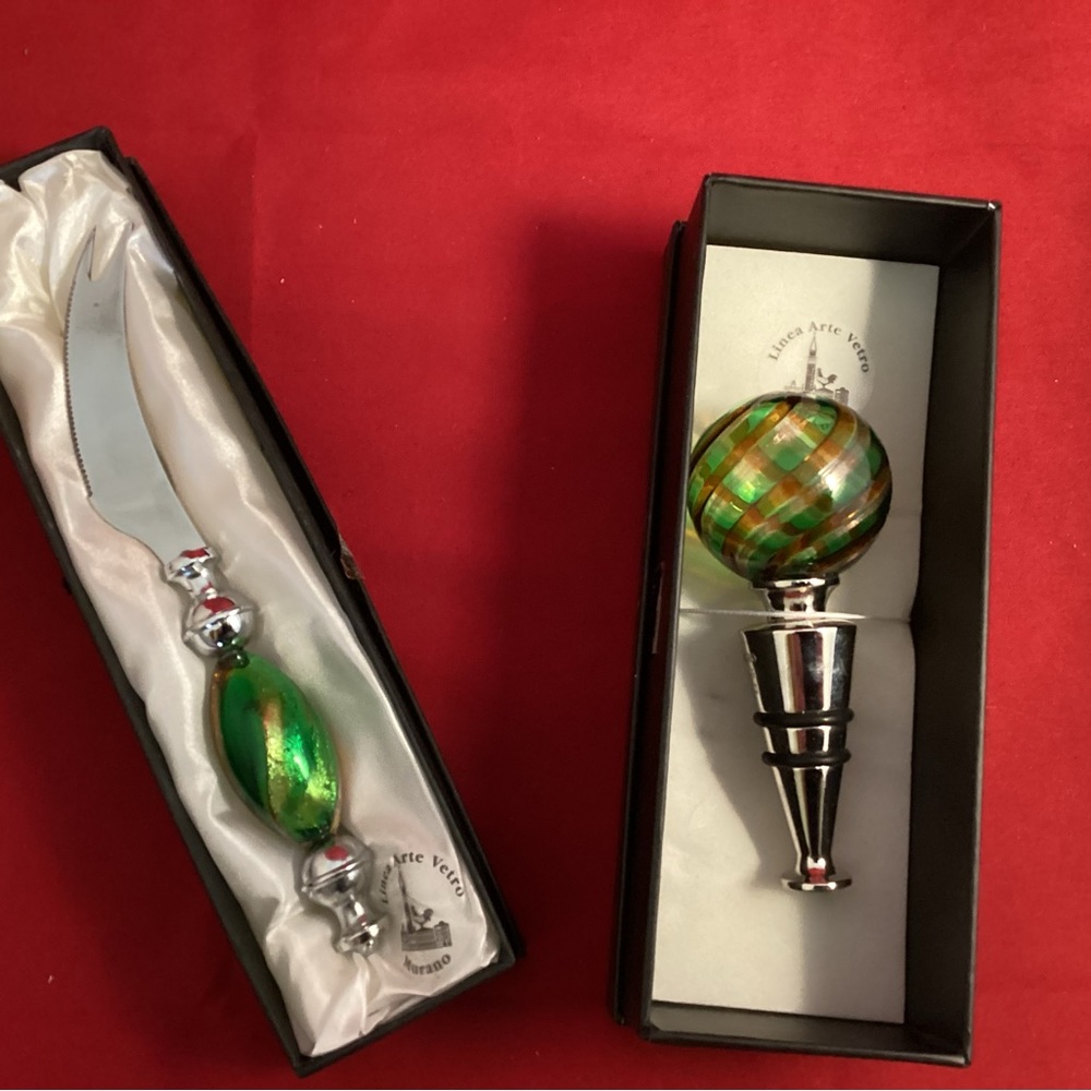 Small knife and wine stopper made by Linea Arte Vetro Murano from Italia